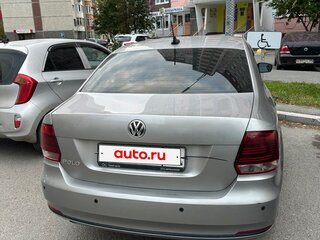 2019 Volkswagen Polo V Рестайлинг, серебристый, 900000 рублей, вид 2