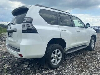 2021 Toyota Land Cruiser Prado 150 Series Рестайлинг 3, белый, 7500000 рублей, вид 5