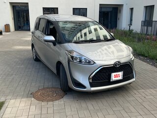 2021 Toyota Sienta II Рестайлинг, серый, 1300000 рублей, вид 3