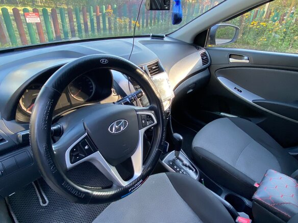 2013 Hyundai Solaris I, чёрный - вид 4