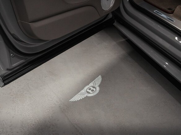 2022 Bentley Bentayga Speed I Рестайлинг, серый, 48760000 рублей - вид 25