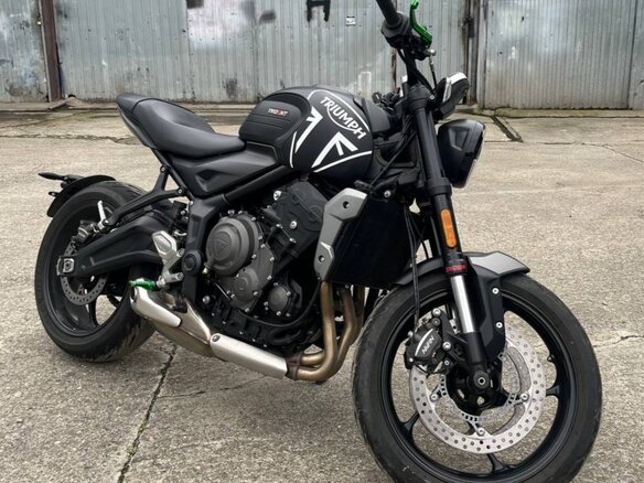 2021 Triumph Trident 660, чёрный, 740000 рублей - вид 2