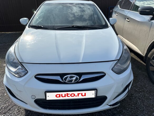 2013 Hyundai Solaris I, белый, 250000 рублей - вид 2