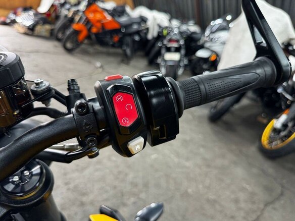2023 Triumph Street Triple, жёлтый, 1170000 рублей - вид 34