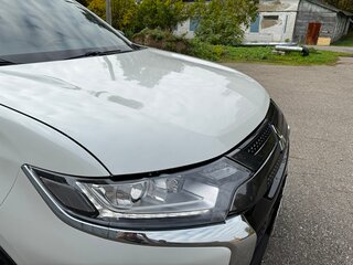 2022 Mitsubishi Outlander III Рестайлинг 3, белый, 2550000 рублей, вид 4
