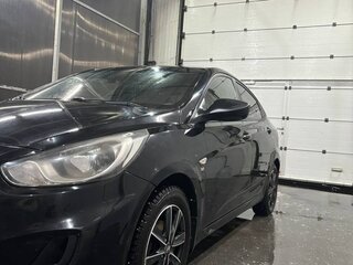 2011 Hyundai Solaris I, чёрный, 650000 рублей, вид 4