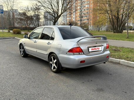 2009 Mitsubishi Lancer Classic IX Рестайлинг, серебристый, 650000 рублей, вид 3