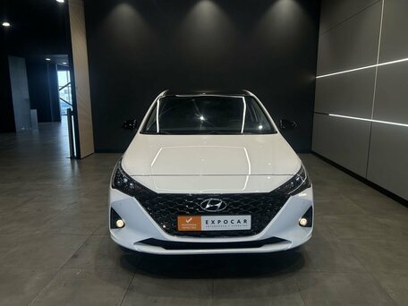 2022 Hyundai Solaris II Рестайлинг, белый, 1812000 рублей, вид 2