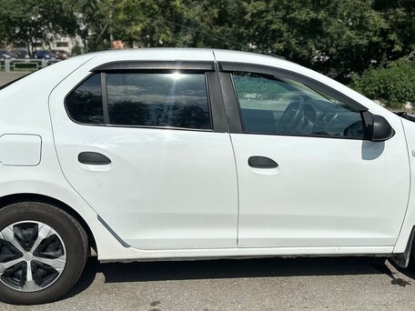 2015 Renault Logan II, белый, 535000 рублей, вид 3