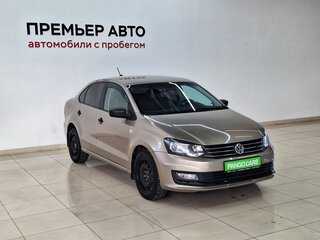 2017 Volkswagen Polo V Рестайлинг, бежевый, 990000 рублей, вид 3