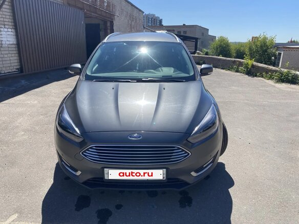 2017 Ford Focus III Рестайлинг, серый, 950000 рублей - вид 2