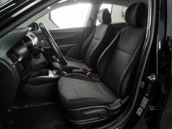 2017 Kia Rio IV, чёрный - вид 9