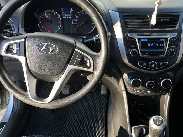 2011 Hyundai Solaris I, серый, 720000 рублей - вид 8