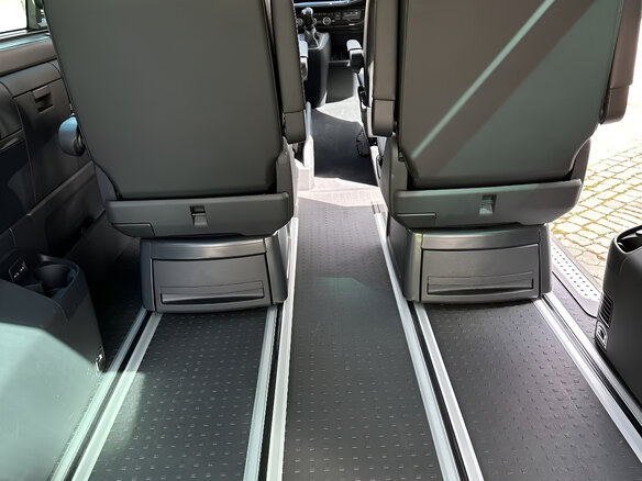 2023 Volkswagen Multivan T6 Рестайлинг, серебристый, 5540000 рублей - вид 6