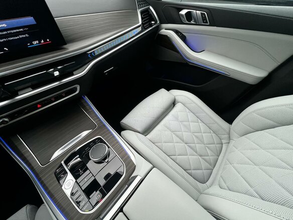 2024 BMW X5 40i IV (G05/G18) Рестайлинг, серый - вид 14