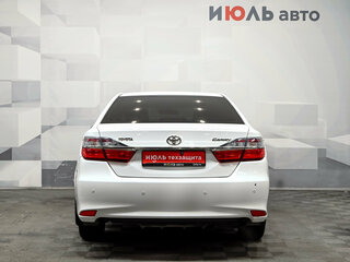 2016 Toyota Camry VII (XV50) Рестайлинг, белый, 1680000 рублей, вид 5
