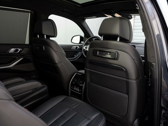 2021 BMW X7 40i I (G07), серый, 8799000 рублей - вид 15