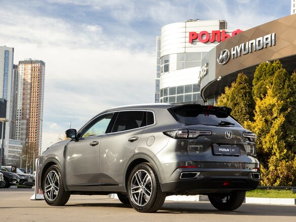 2024 Changan CS55 Plus II, серый, 1928000 рублей - вид 4