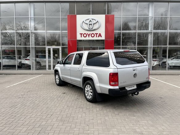 2017 Volkswagen Amarok I Рестайлинг, серебристый, 2590000 рублей - вид 5