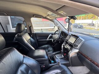 2013 Toyota Land Cruiser 200 Series Рестайлинг 1, чёрный, 3700000 рублей, вид 3