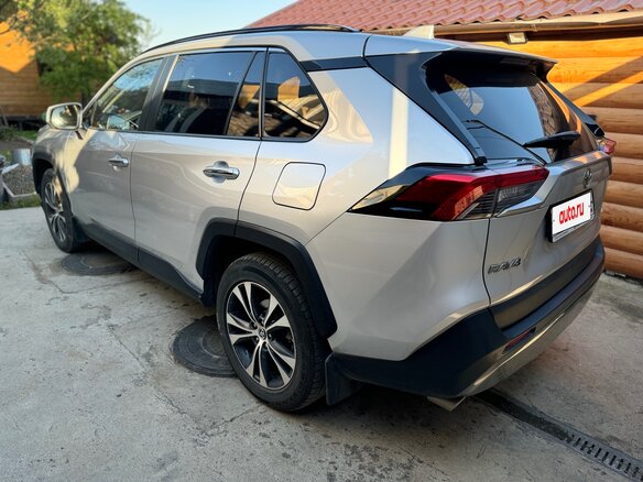 2020 Toyota RAV4 V (XA50), серый, 3050000 рублей - вид 3