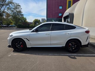 2021 BMW X6 40i III (G06), белый, 7500000 рублей, вид 5