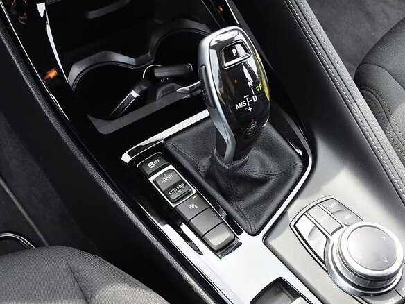 2022 BMW X2 sDrive18d I (F39), чёрный, 3613000 рублей - вид 6