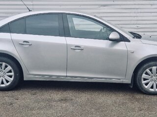 2011 Chevrolet Cruze I, серебристый, 800000 рублей, вид 3