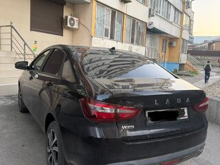 2025 Lada (ВАЗ) Vesta I Рестайлинг (NG), чёрный, 1600000 рублей, вид 2