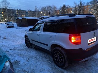 2012 Skoda Yeti I, белый, 700000 рублей, вид 3