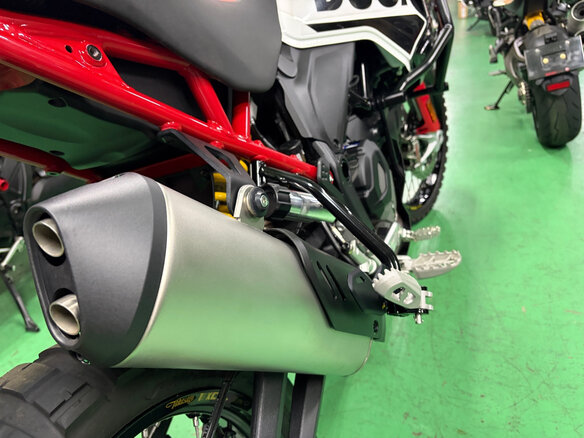 2025 Ducati DesertX, белый - вид 7