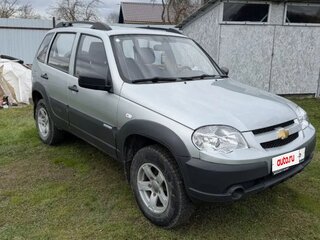 2014 Chevrolet Niva I Рестайлинг, серебристый, 586000 рублей, вид 2