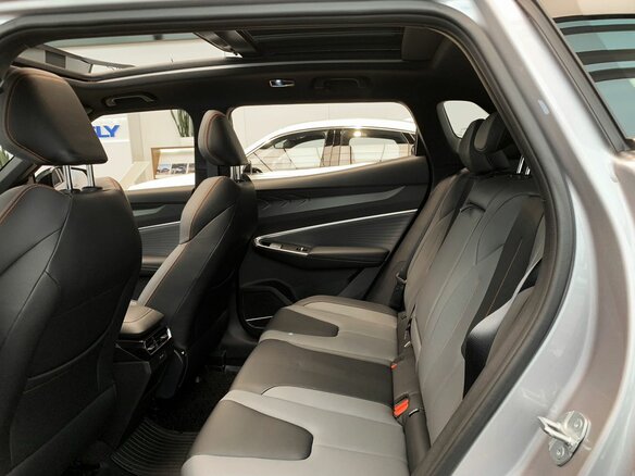2025 Geely Cityray, серебристый, 3099990 рублей - вид 13