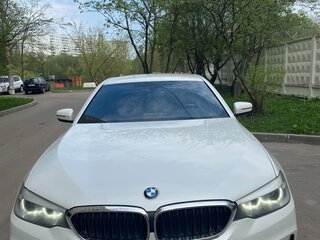 2017 BMW 5 серии 520i VII (G30/G31/G38), белый, 2600000 рублей, вид 1