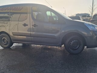 2021 Citroen Berlingo II Рестайлинг 2, серый, 1800000 рублей, вид 3