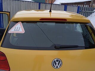2010 Volkswagen Polo V, жёлтый, 650000 рублей, вид 3