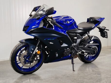 2023 Yamaha YZF-R7, синий, 849000 рублей, вид 4
