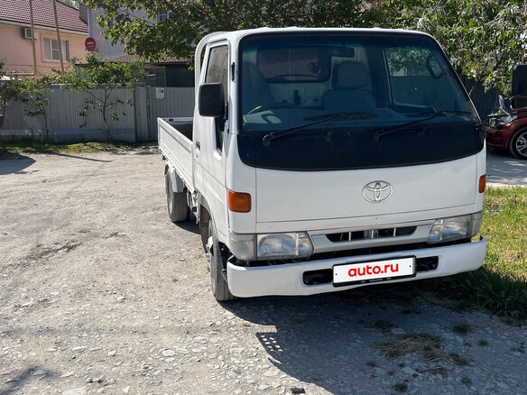 1999 Toyota Toyoace, белый, 1000000 рублей - вид 1