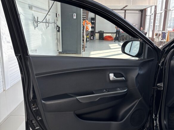 2011 Kia Rio III, чёрный, 650000 рублей - вид 8