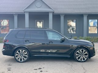 2026 BMW X7 40d I (G07) Рестайлинг, чёрный, 15890000 рублей, вид 4
