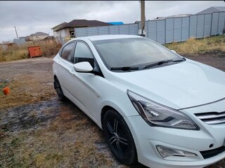 2015 Hyundai Solaris I Рестайлинг, белый, 935000 рублей, вид 2