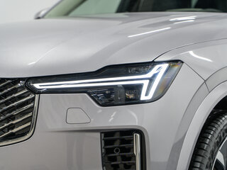 2025 Volvo XC90 B5 II Рестайлинг 2, серебристый, 10347000 рублей, вид 2
