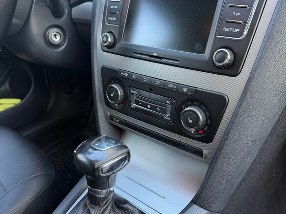 2013 Skoda Octavia II (A5) Рестайлинг, белый, 858000 рублей - вид 17