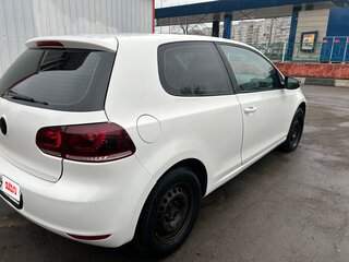 2010 Volkswagen Golf 5-speed VI, белый, 600000 рублей, вид 2