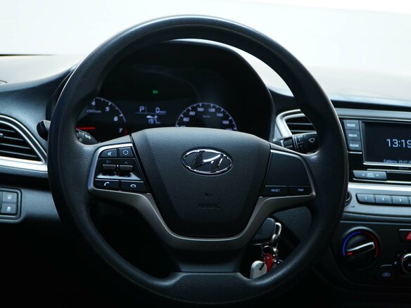 2020 Hyundai Solaris II Рестайлинг, красный, 1399444 рублей - вид 11