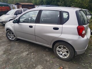 2010 Chevrolet Aveo I Рестайлинг, серебристый, 470000 рублей, вид 4