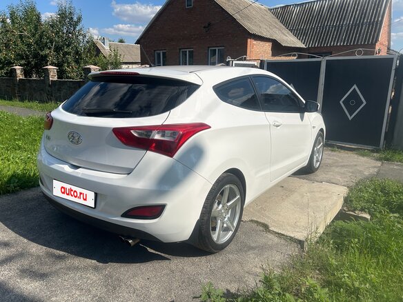 2013 Hyundai i30 II, белый, 850000 рублей - вид 4