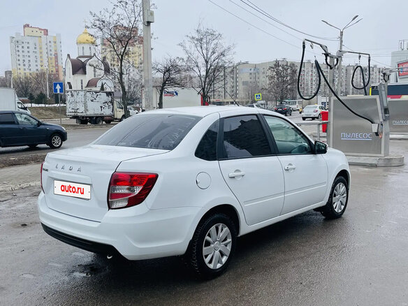 2023 Lada (ВАЗ) Granta I Рестайлинг, белый, 700000 рублей - вид 2