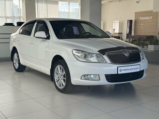 2011 Skoda Octavia II (A5) Рестайлинг, белый, 655000 рублей, вид 3
