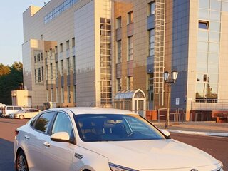 2019 Kia Optima IV Рестайлинг, белый, 2100000 рублей, вид 3